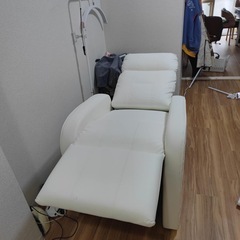 ネイル リクライニングチェアの画像