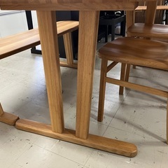 ロ 2510-532 飛騨産業 HIDA キツツキマーク ダイニングテーブル イス2脚・ベンチ4点セット ※バラ売り不可 バゲットシリーズ 大人気の左産業ダイニングテーブルセット入荷しました！！ ご予約はお早目に！！ 中古美品の画像