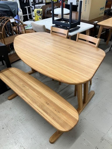 ⭐︎値下げ⭐︎ロ 2510-532 飛騨産業 HIDA キツツキマーク ダイニングテーブル イス2脚・ベンチ4点セット ※バラ売り不可 バゲットシリーズ 大人気の飛騨産業ダイニングテーブルセット入荷しました！！ ご予約はお早目に！！ 中古美品