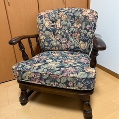 カリモク ほぼ新品未使用品 チェア
の画像