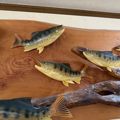 鮎の美術品の画像