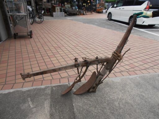 611# 中古　ガーデンオーナメント　三段耕犂