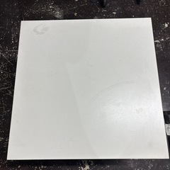 🔚IKEA 白いテーブルの画像