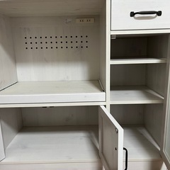 食器棚の画像