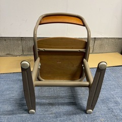 🌟【懐かしさと可愛さが詰まった】 ✨小学校のイス✨の画像