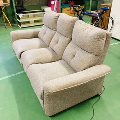 ニトリ　電動リクライニングソファ　3人掛け　中央テーブル　肘掛　布製　動作確認済みの画像
