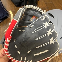 子供用　水筒　ヘルメット　グローブの画像