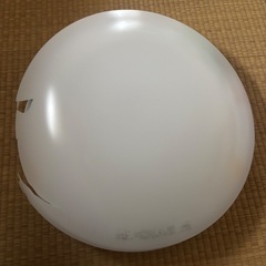 外蓋が割れたLED電気の画像