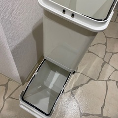 ゴミ箱の画像