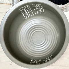 2022年製 東芝「炎匠炊き」真空圧力IH炊飯器 RC-10VSRの画像