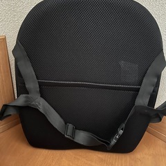 ニトリ　背当てクッションの画像