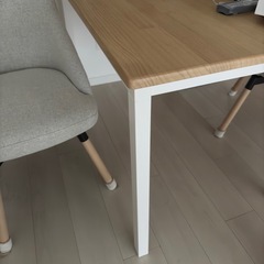 IKEAの机の脚の画像