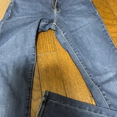 ユニクロ　ジーンズの画像