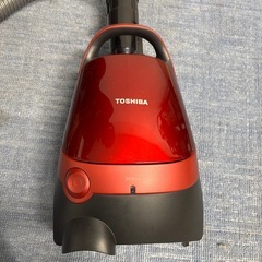 ✨東芝 TOSHIBA✨ 紙パック式 掃除機 2023年製💨 軽量＆しっかり吸引！の画像