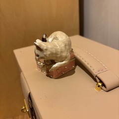 子猫の小物入れ　陶器　置物の画像