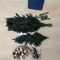 クリスマスツリー　150
cm  足元隠し&電飾付の画像