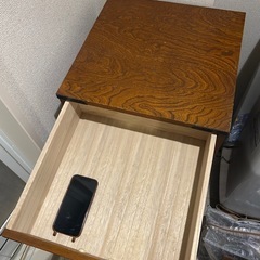 木製のタンスの画像