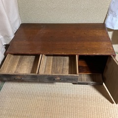 骨董品　収納付き机の画像