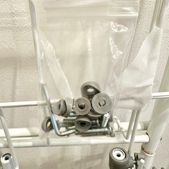 平安伸銅工業 HEIAN SHINDO ランドリーラック 棚2段 ハンガーバー付き ホワイト 幅60-93×奥行53×高182cm L-2の画像