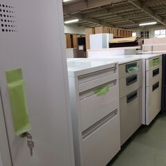 中古キャビネット各種どれでも1個5,000円！見に来てください！お気軽にお問い合わせください。の画像