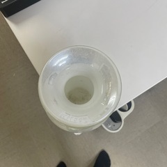 昭和レトロ ガラス製花瓶 透き通った白色の画像