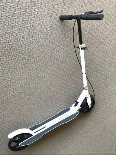（新古車）折りたたみ式 キックボード Scooter ブレーキ２系統