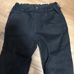 ユニクロ 黒ズボン 小学生 制服　標準服の画像