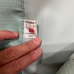 ③カーテン　2枚の画像