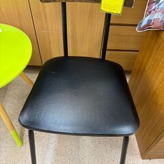 【ジャングルジャングル岩出店】【B250】椅子 ブラック幅42c...