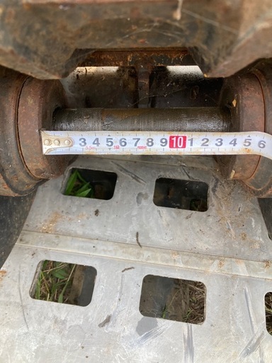 ピン軽３５ミリ間違ってました　 ユンボ　Zホーク　ハサミ　つかみ　　古いコマツpc20で使用