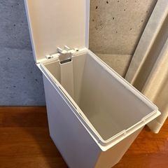 ごみ箱の画像