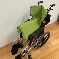 介助式車椅子の画像