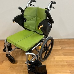介助式車椅子の画像