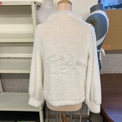 K2510-306 アクリルニット モコモコ アイボリー Lサイズ 中古美品の画像