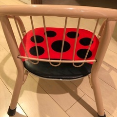 てんとう虫のイスの画像