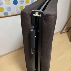 折り畳みシングルベッド 茶の画像