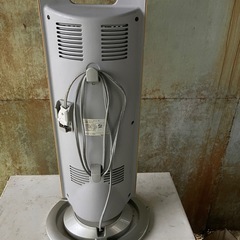 ★ アイテック　コンパクトカーボンヒーター　の画像