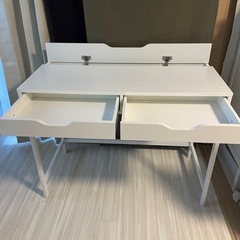 IKEA デスクの画像