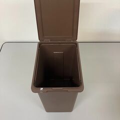 stp-3473 フタ付き　蓋　ゴミ箱　スクエア　ブラウン　ホワイト　白　シンプル　分別　ダストボックス　キッチン　リビング　スリム　プラスチックの画像
