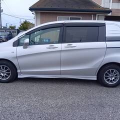 【車検★2年付☆支払総額250,000円☆】平成23年　ホンダ　フリードスパイク　2WD　シルバー　走行距離132,530㎞　パノラマルーフ付き！の画像