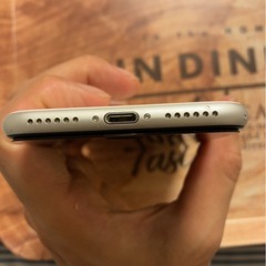 中古　iPhone SE2 SIMふフリーの画像