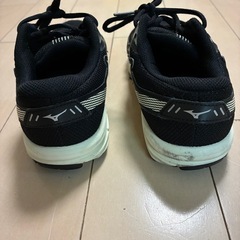 スニーカー　22センチの画像