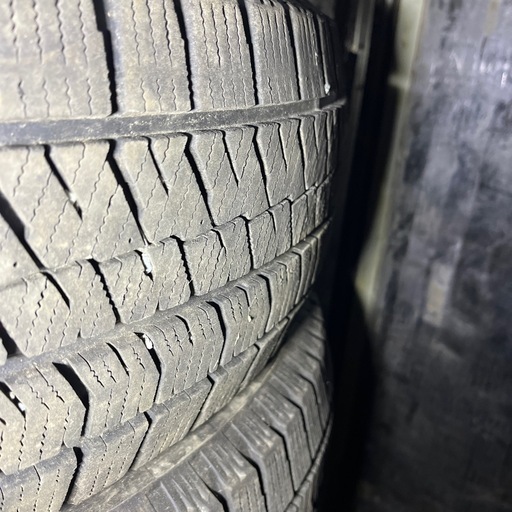 車のパーツ 215/60R17