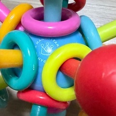 アメリカ Manhattan Toy（マンハッタン・トイ）原子構造型 ベビー感覚ボール ラトルトイの画像