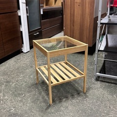 A1713🌟配送♻️設置可能‼️ IKEA NESNAネスナ_木製ガラス天板テーブル🌟の画像