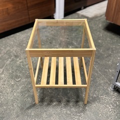 A1713🌟配送♻️設置可能‼️ IKEA NESNAネスナ_木製ガラス天板テーブル🌟の画像
