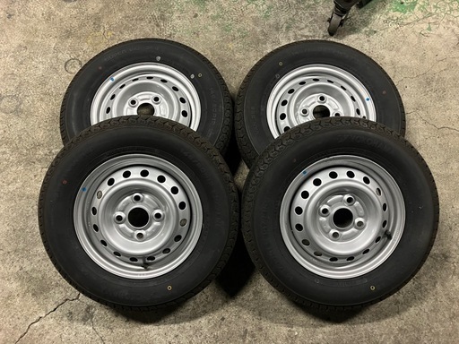 キャリィトラック　タイヤ4本　ほぼ新品