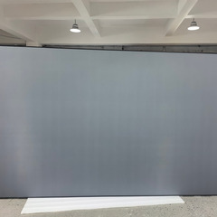 150インチ　環境光を低減できる大型プロジェクタースクリーンの画像