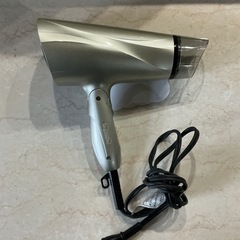 お買い得🉐ドライヤー🫧ヘアケア✨ione2021年製TID451ベージュの画像