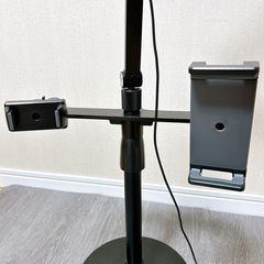 スマホスタンド付き　リングライトの画像